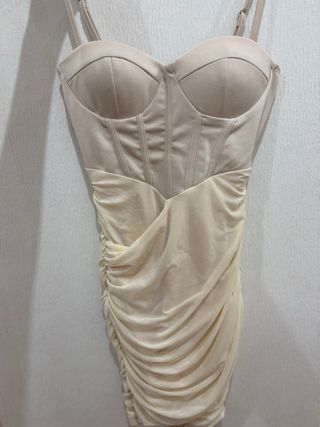 Vestido elegante beige 