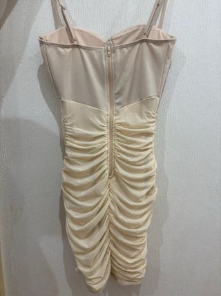 Vestido elegante beige 