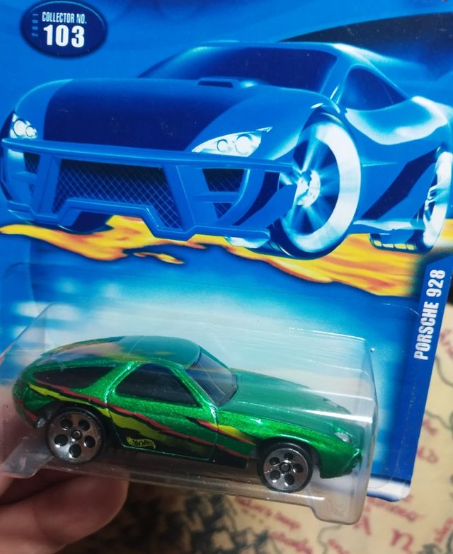 Hot Wheels Porsche 928 año 2000 