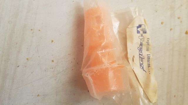 Exprimidor de limones y citricos