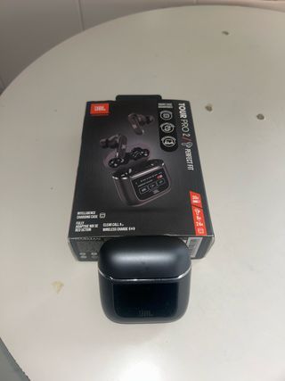 JBL TOUR PRO 2 Auriculares Inalámbricos Negros