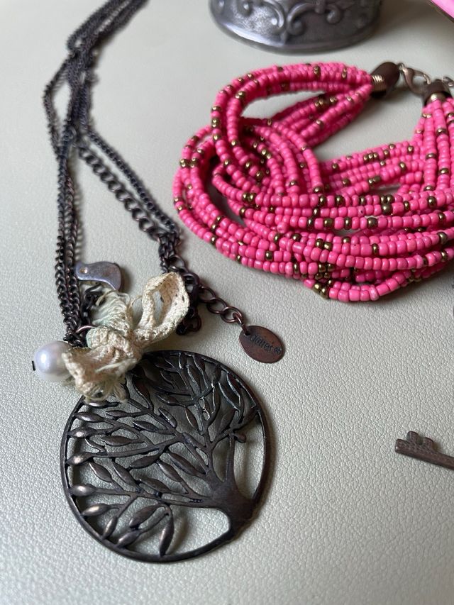 lote pulseras y colgante