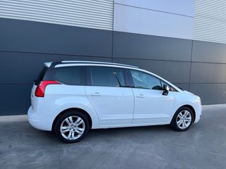 Peugeot 5008 2013