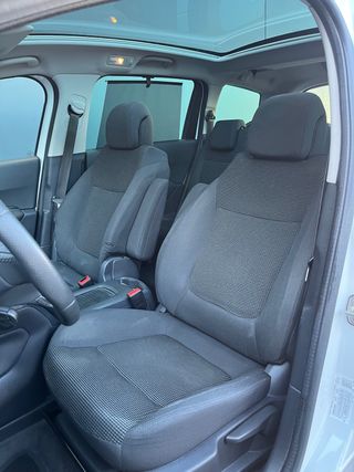 Peugeot 5008 2013