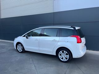 Peugeot 5008 2013