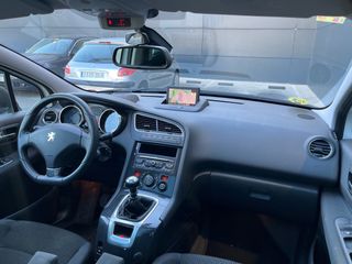 Peugeot 5008 2013