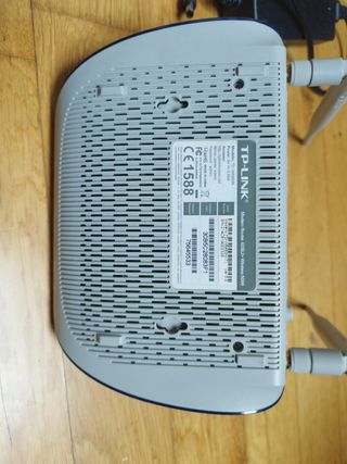 Router TP-Link ADSL2 Wireless N 300