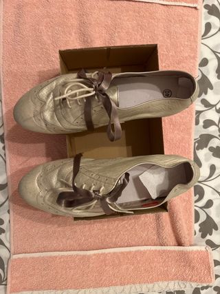 Zapatos de vestir dorados/plateados talla 39
