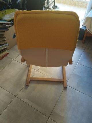 Silla tumbona amarilla Ikea madera