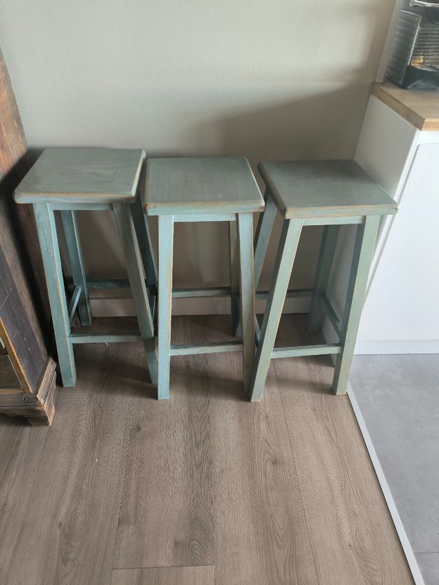 Panche in legno (3 unità)
Ciascuno 15 euro