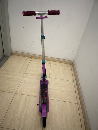 Patinete infantil morado y azul