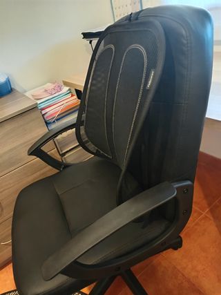Silla de oficina con respaldo lumbar