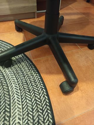 Silla de oficina con respaldo lumbar