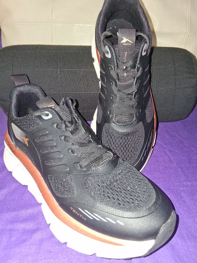 Zapatillas deportivas Tenth Talla 39 Negro/Dorado