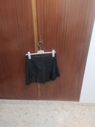 Falda Zara cuero negra talla S