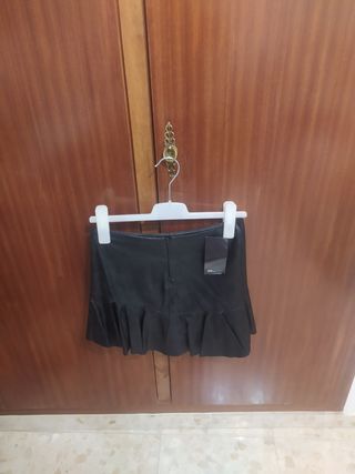 Falda Zara cuero negra talla S