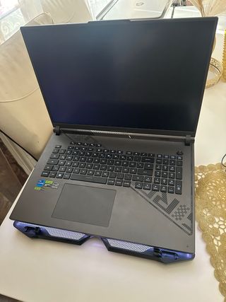 ASUS ROG STRIX I7-13ge. RTX4070. 32Ram
