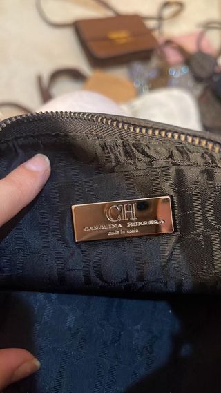 Bolso CH ante negro