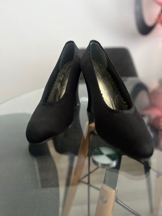 Zapatos de tacón negros