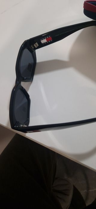 Gafas de sol Tommy Jeans Negras