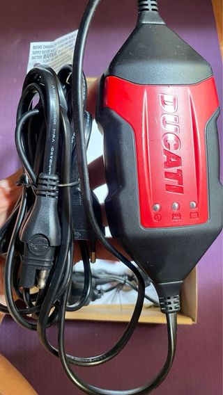 Cargador Batería Ducati original