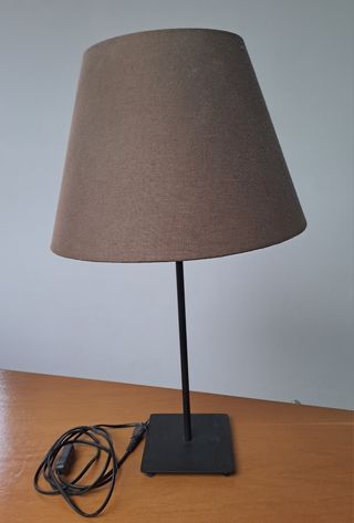 Lámpara de mesa tela y metal