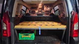 Cama camper para Berlingo o Peugeot o similar
