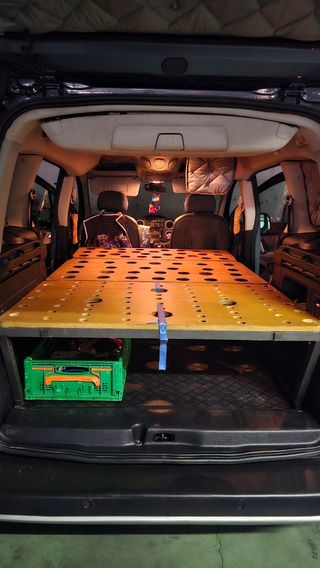 Cama camper para Berlingo o Peugeot o similar