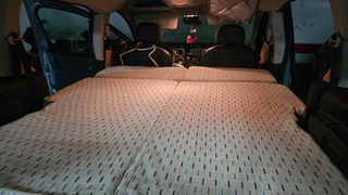 Cama camper para Berlingo o Peugeot o similar