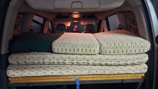 Cama camper para Berlingo o Peugeot o similar