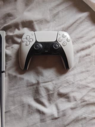 PlayStation 5 Digital Edition con mando
