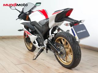 YAMAHA R 125 