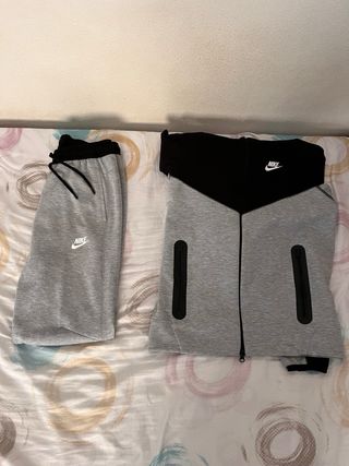 Conjunto Nike Tech Fleece Gris y Negro