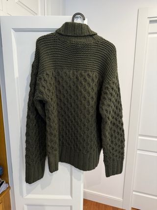 Jersey cuello vuelto Bershka verde oliva