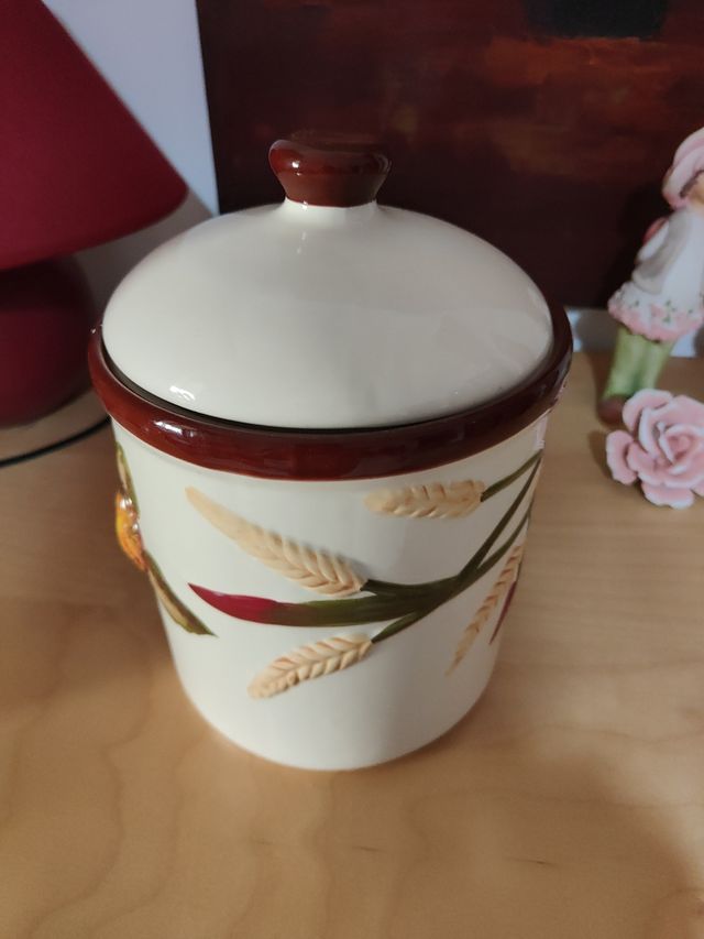 Biscottiera in ceramica decorata