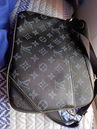 Bolso bandolera Louis Vuitton negro hombre