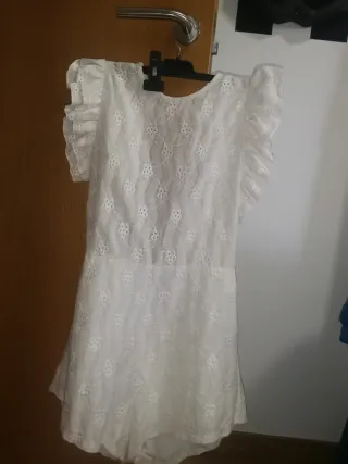 Mono Zara blanco bordado