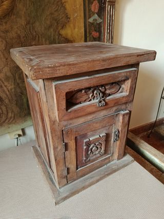 Par de mesitas rústicas de madera
