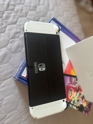 Nintendo Switch OLED Mario Kart 8 Deluxe