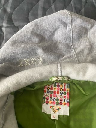 Chaqueta con capucha de mujer con forro interior