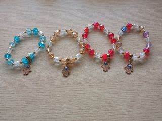 Pulsera multicolor con amuleto Mano de Fátima