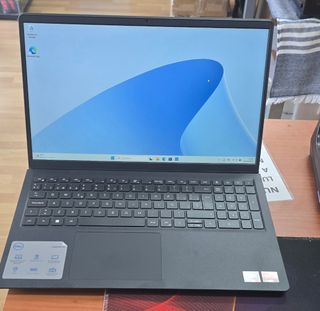 Dell Inspiron 15 Ryzen 5/8 GB RAM/512 GB SSD