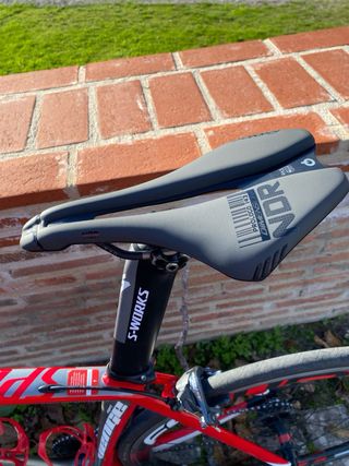 Bicicleta de carretera Specialized Roja