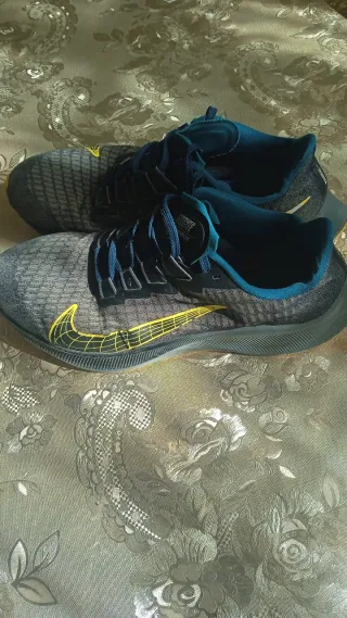 Nike Zoom Speedy Talla 41 Negro/Amarillo