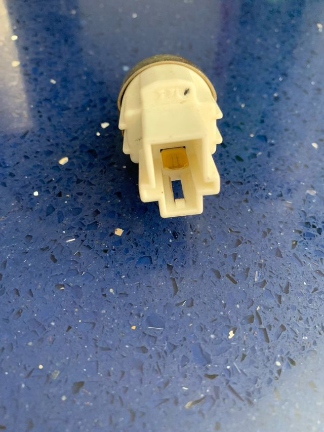 se vende pulsador de freno para Honda HRV