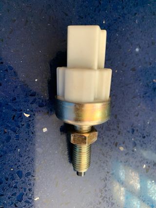 se vende pulsador de freno para Honda HRV 
