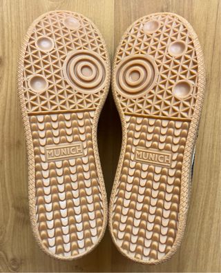 Zapatillas Munich Barru Blancas y Rojas