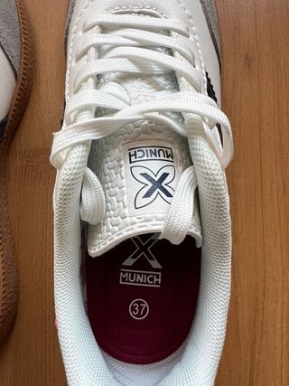 Zapatillas Munich Barru Blancas y Rojas