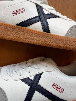 Zapatillas Munich Barru Blancas y Rojas