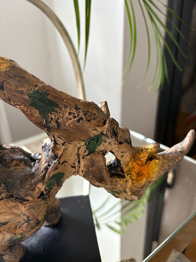 Figura decorativa di rinoceronte